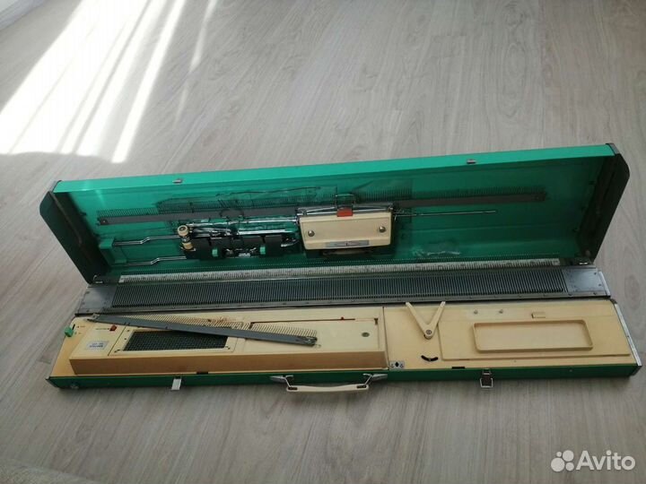 Двухфонтурная вязальная машина brother kh-800