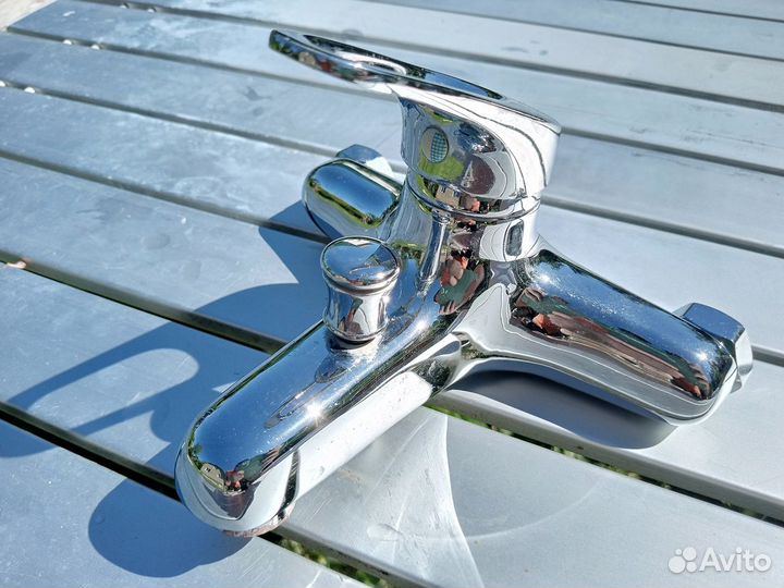 Смеситель для ванны с душем