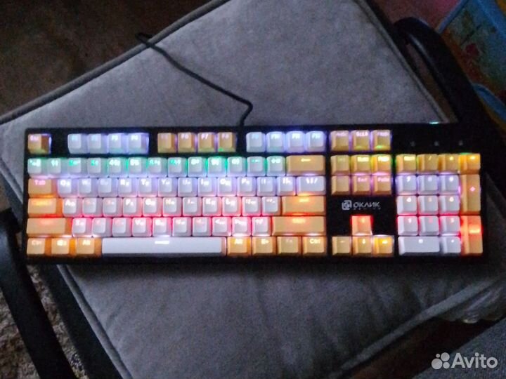 Продам механическую игровую клавиатору Оклик 940g