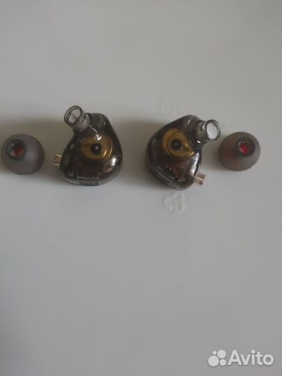 Проводные наушники