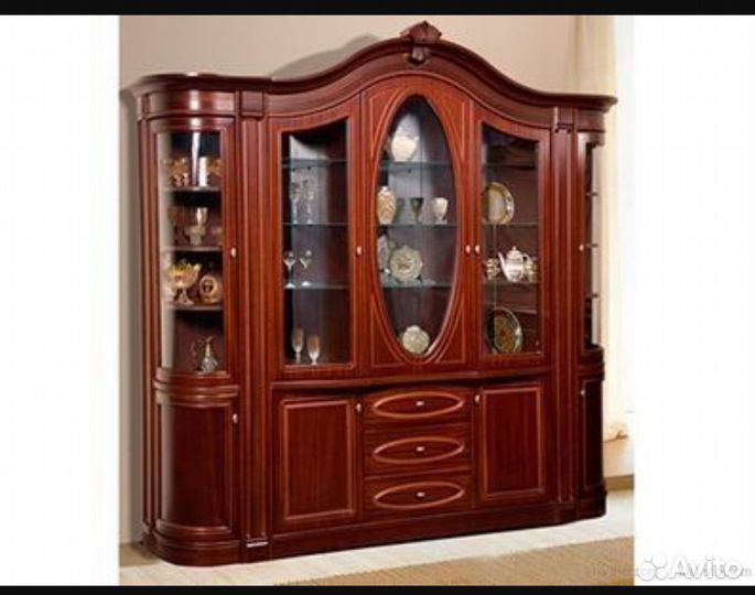 Витрина-шкаф