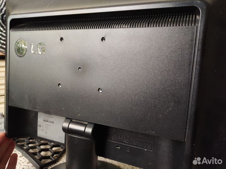 Монитор LG