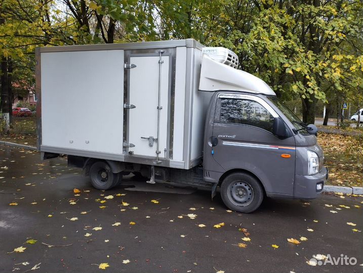 Водитель со своим авто рефрижератор Porter II