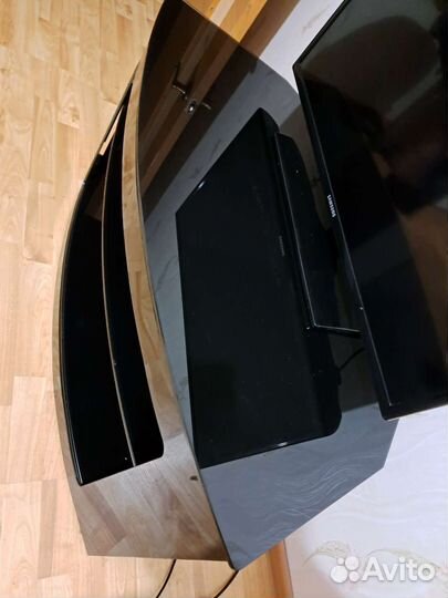 Стеклянная тумба под тв