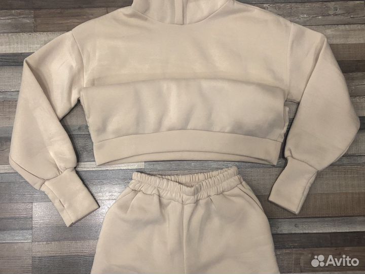 Спортивный костюм женский