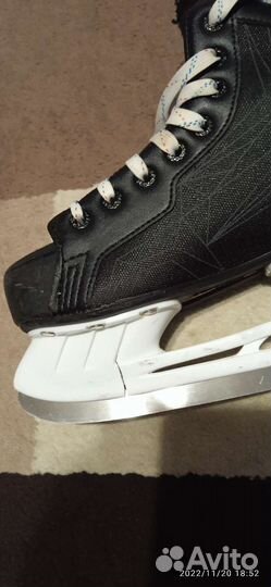 Коньки хоккейные