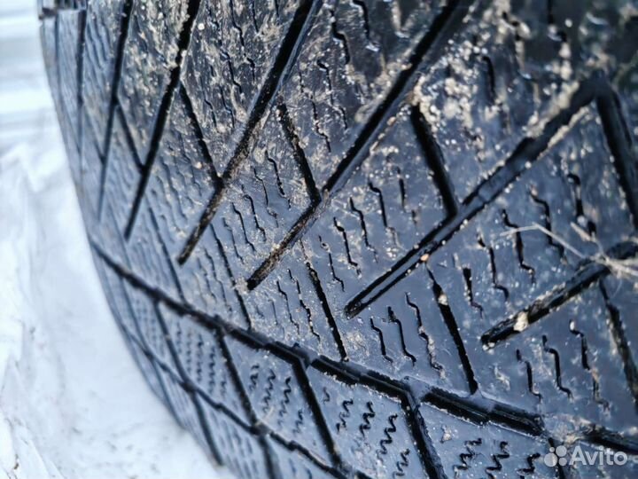 Continental ContiVikingContact 6 235/60 R18