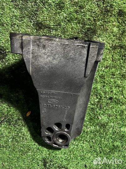 Кронштейн двигателя Ford Transit 2.4 2005г