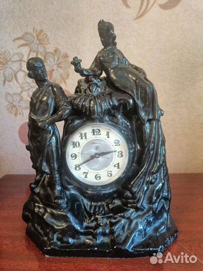 Часы настольные механические СССР