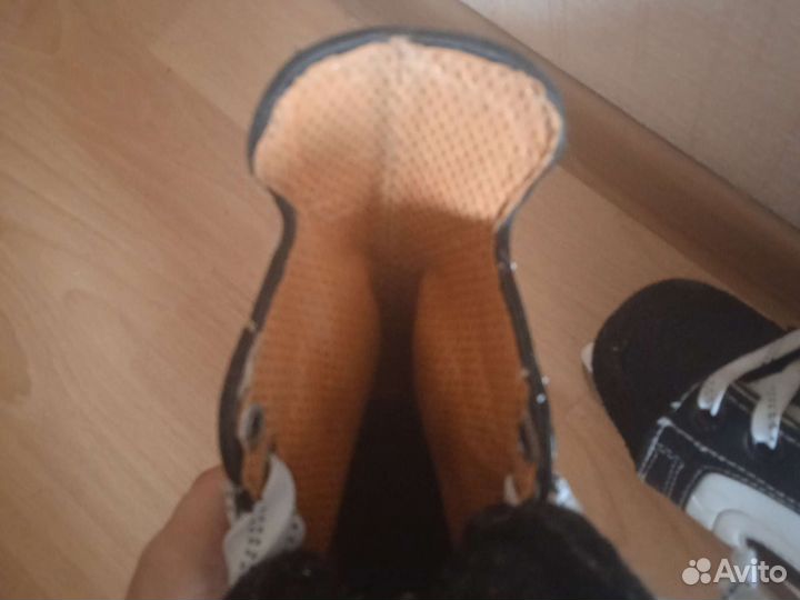 Коньки хоккейные