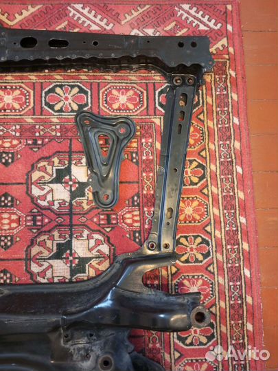 Балка Тойота Королла Е 150