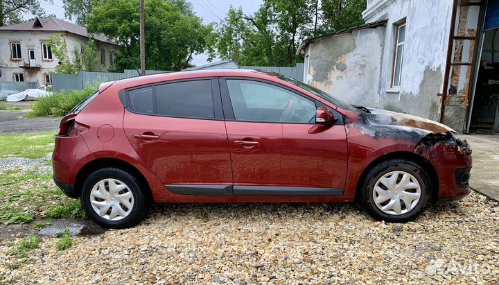 Renault Megane 1.6 CVT, 2014, битый, 120 000 км