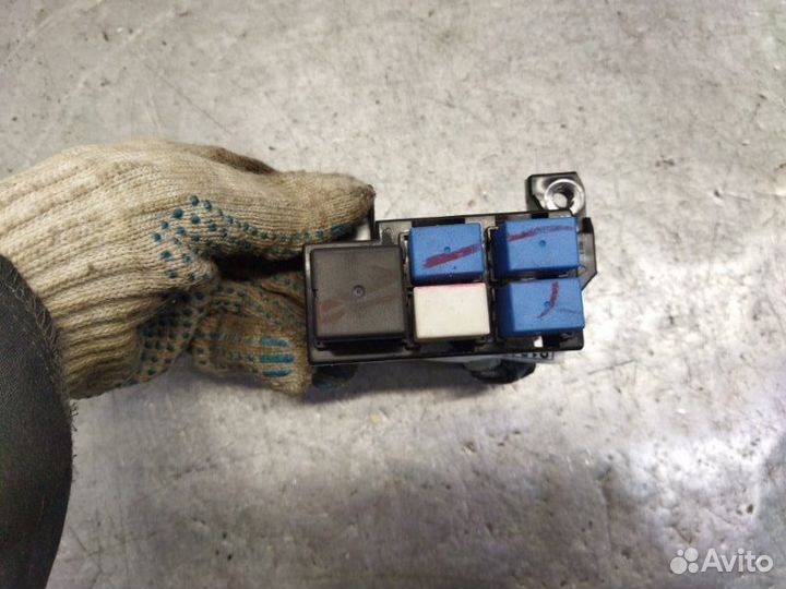 Блок реле Kia Sorento D4CB 2.5 2007