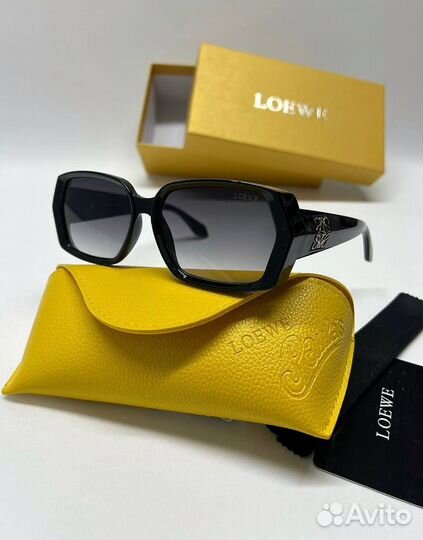 Очки солнцезащитные женские Loewe