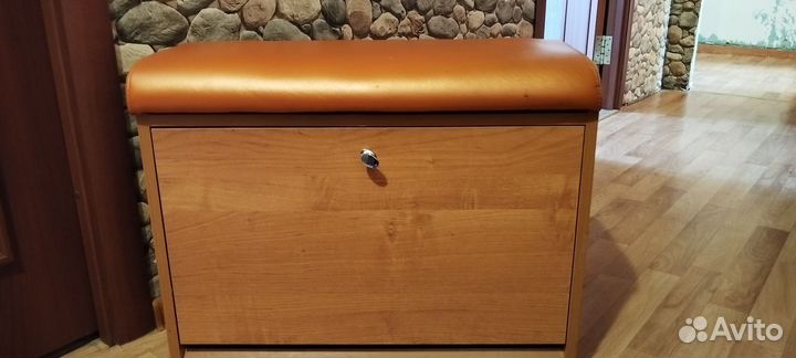 Обувница с мягким сиденьем