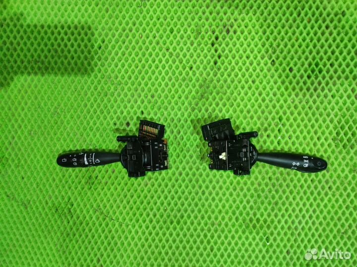 Переключатель поворотов подрулевой Kia Rio
