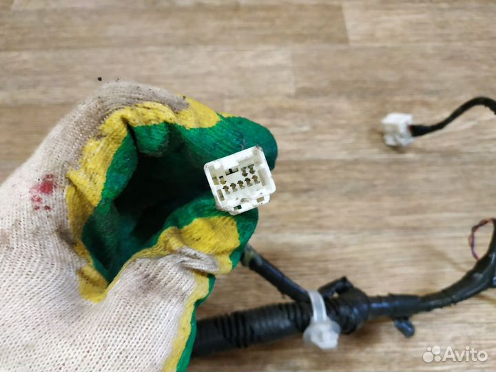 Проводка двери передней левой Nissan Note E11