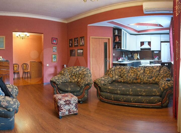 2-к. квартира, 55 м², 2/4 эт.