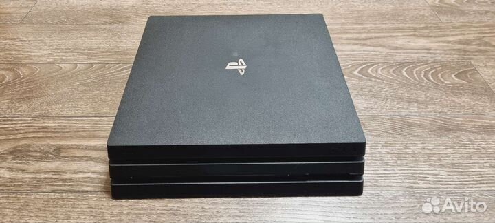 Sony PlayStation 4 PRO 1TB + Dualshock + 11 игр