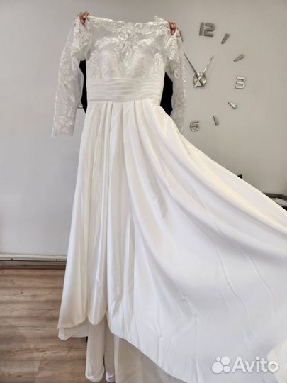 Свадебное платье 42 44 с рукавами новое