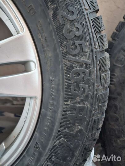 Gislaved Nord Frost 200 SUV 235/65 R17
