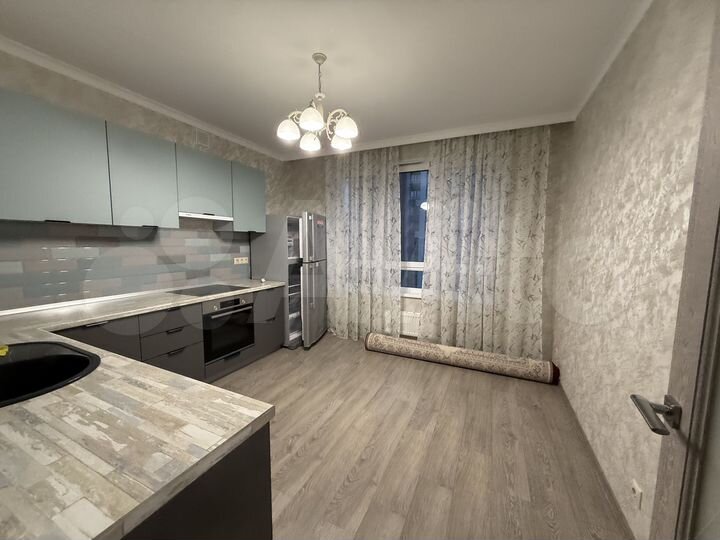 2-к. квартира, 60 м², 6/17 эт.