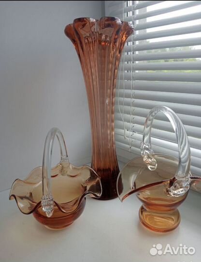 Ваза, цветное стекло