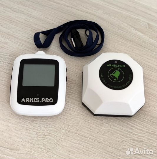 Кнопка вызова персонала к больному и часы пейджер