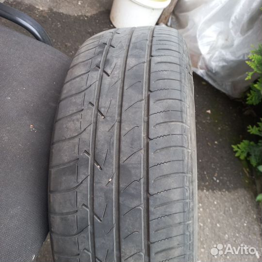 Goodyear EfficientGrip 185/65 R15 88