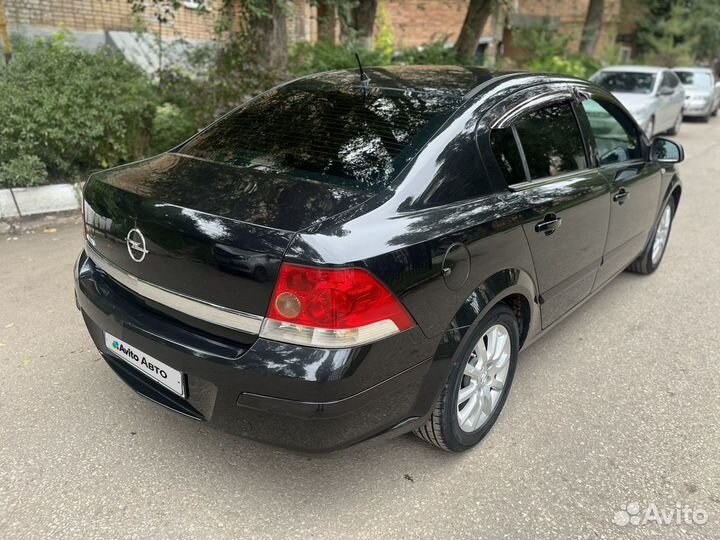 Opel Astra 1.6 МТ, 2013, 172 000 км