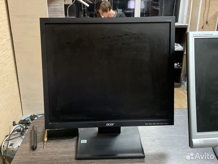 Монитор 19 дюймов