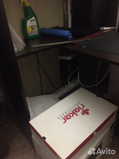 Стол компьютерный и стеллаж