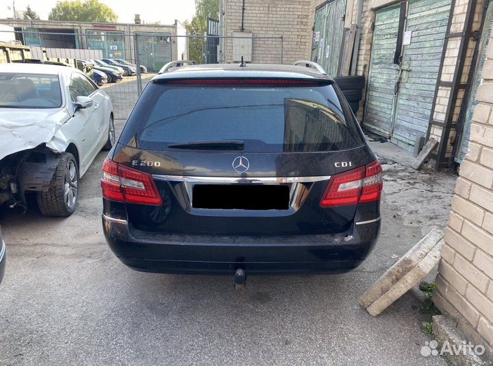 Разбор Mercedes E W212 (Капот бампер дверь крыло)