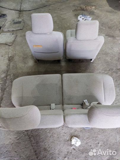 Сиденья комплект Mitsubishi Dingo 1