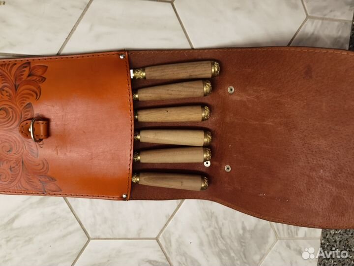 Набор шампуров в кожаном футляре