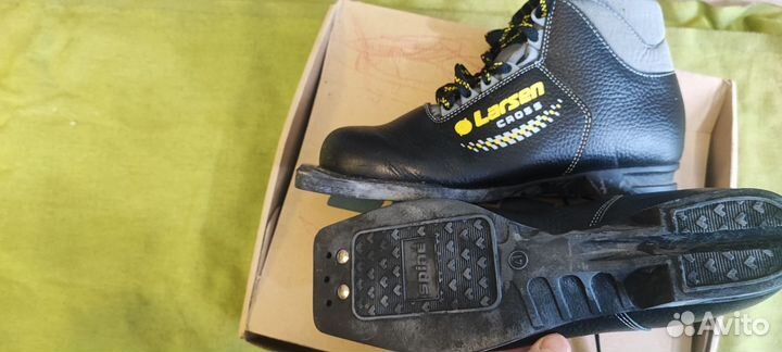 Ботинки лыжные