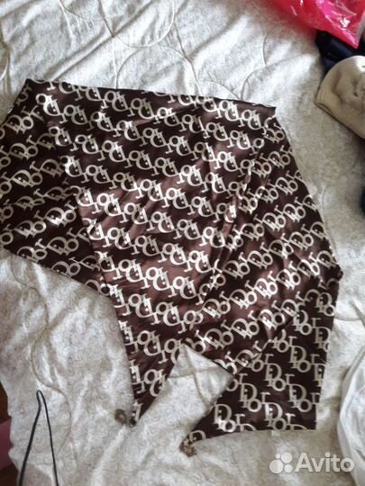 Шапки женские много разных и шарф-платок