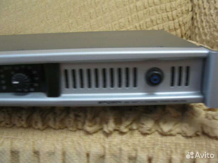 Продаю усилитель behringer