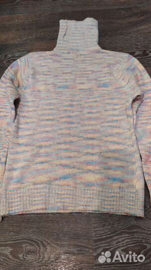 Свитер женский