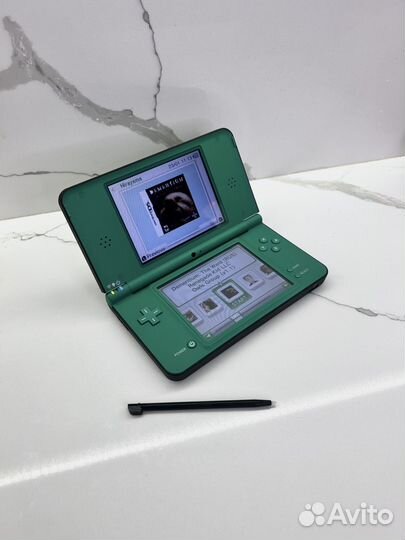 Nintendo DSi XL 32Gb прошитая Green