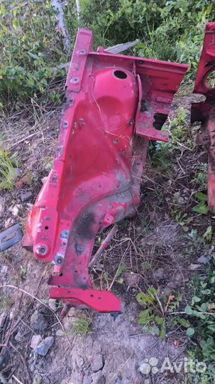 Передний правый лонжерон Audi 80B3