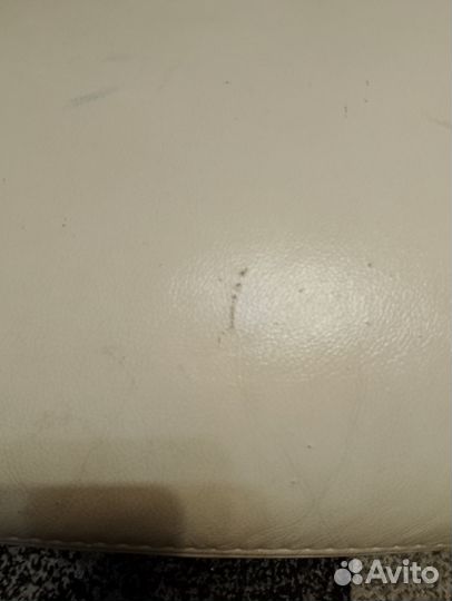 Пуфик из кожи