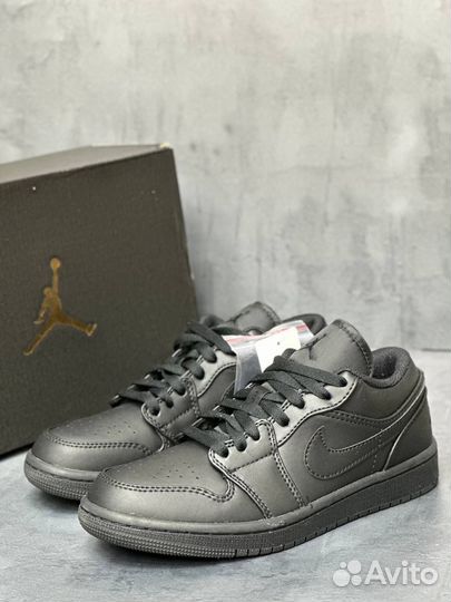 Nike Air Jordan 1 Low Triple Black