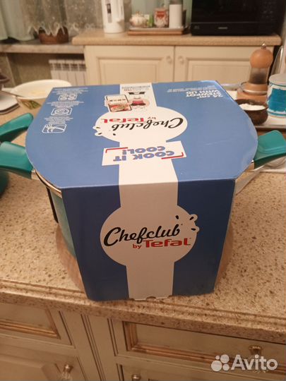 Кастрюля Tefal с тефлоном новая 5л. G8044604