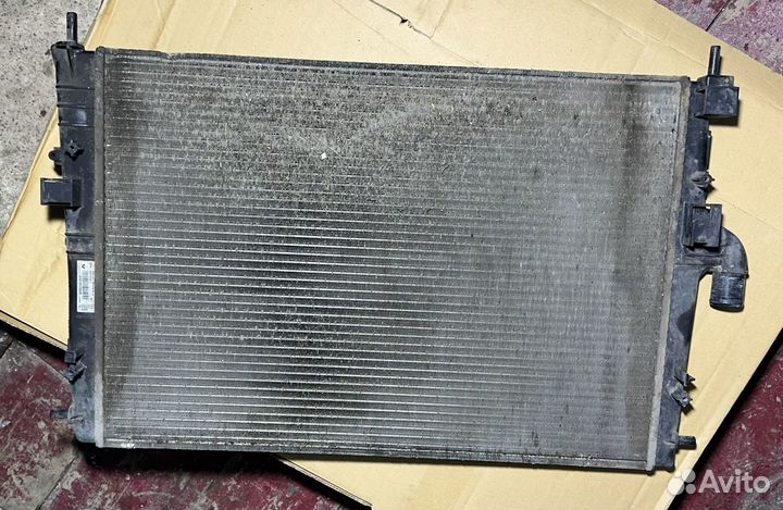 Радиатор renault duster2013г,оригинал