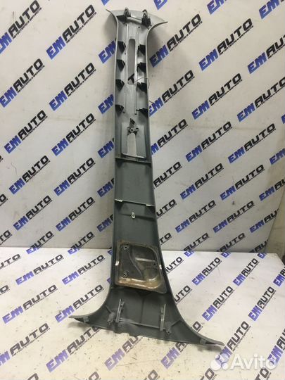 Обшивка центральной стойки правая Рено Логан