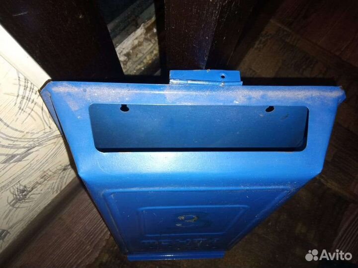 Почтовый ящик бу. Верхней крышки и замка нет