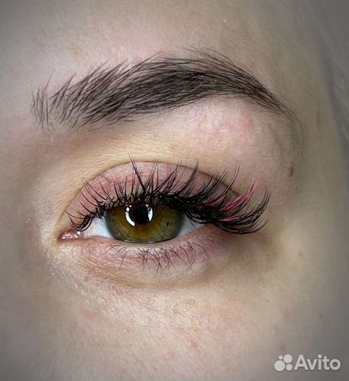 Модель наращивание ресниц