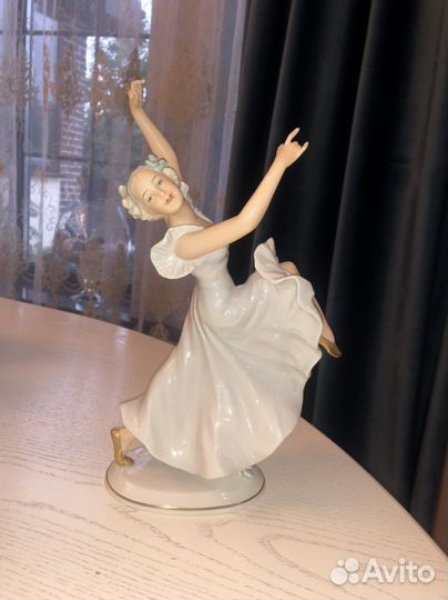 Статуэтка танцовщица германия