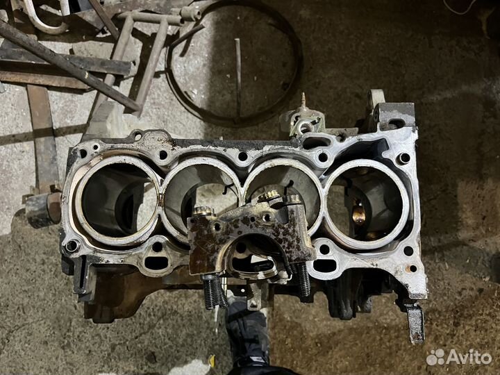 Блок цилиндров camry2AZ-fe